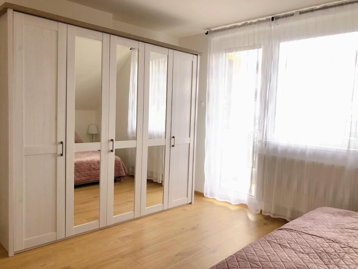Top Of The Hill Villa Прага Экстерьер фото