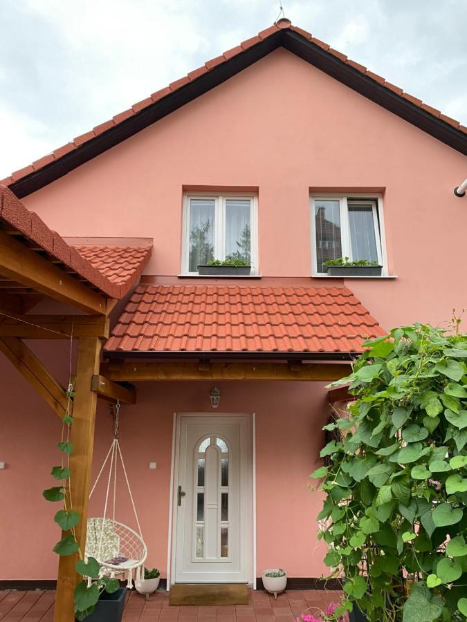 Top Of The Hill Villa Прага Экстерьер фото
